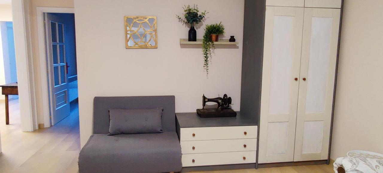 Cs50 Alojamiento 1 Dormitorio Monforte De Lemos Hotel Bagian luar foto